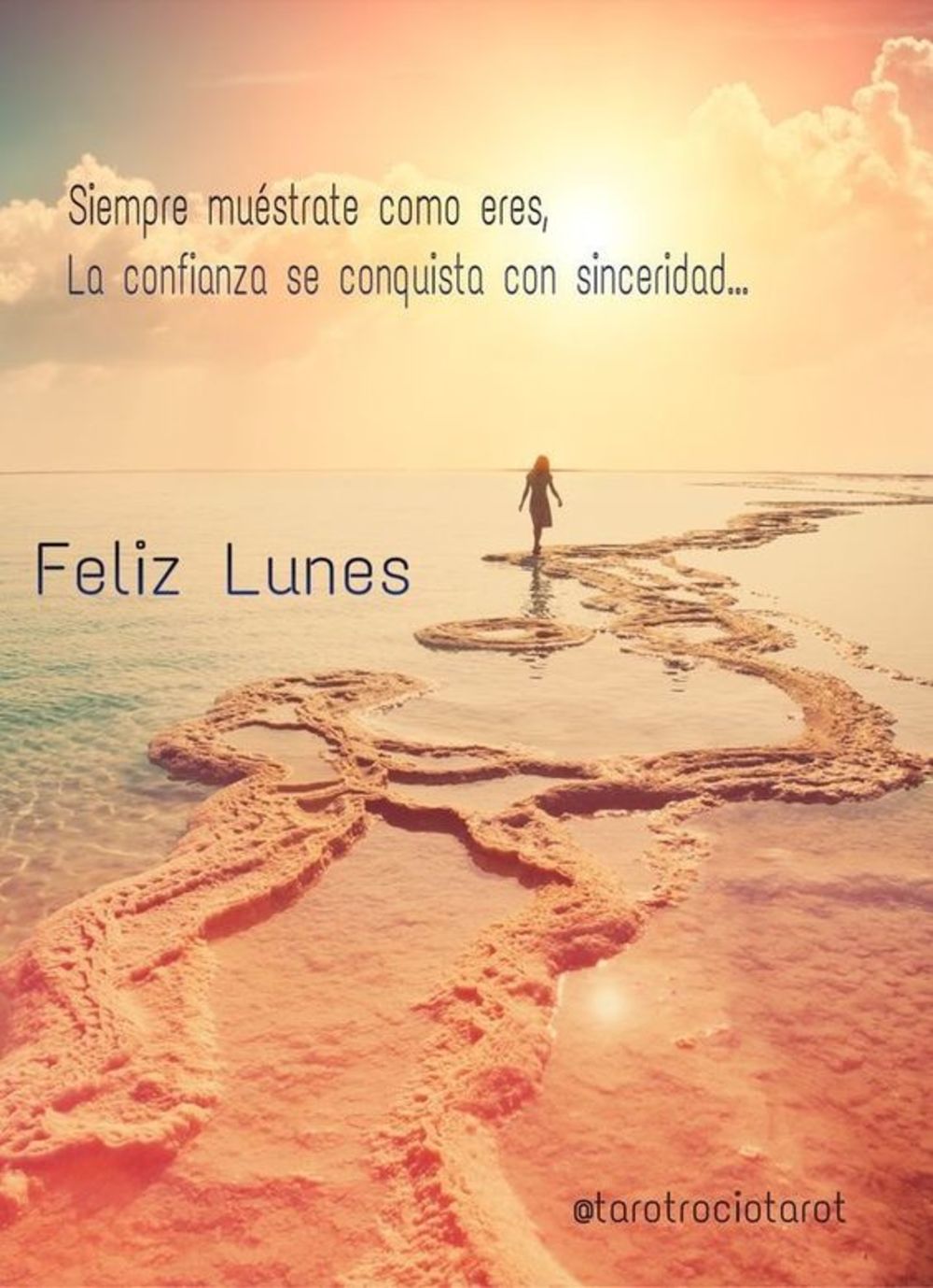 Siempre muéstrate como eres, la confianza se con sinceridad...feliz lunes