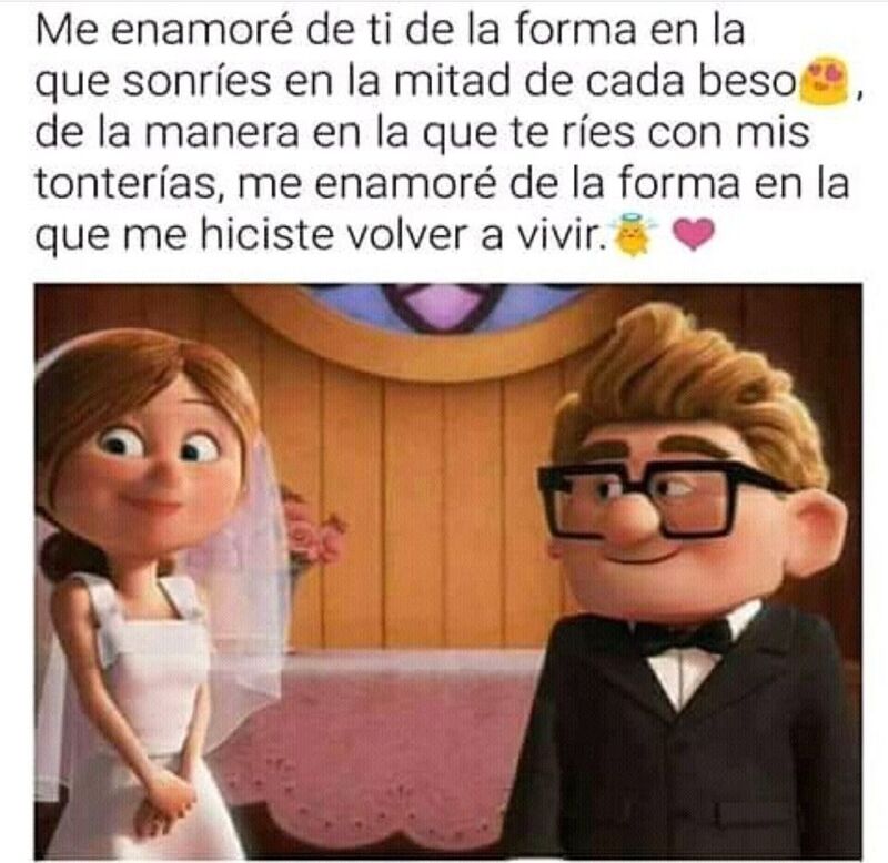 "Me enamore de ti de la forma en la que sonríes en la mitad de casa beso....."